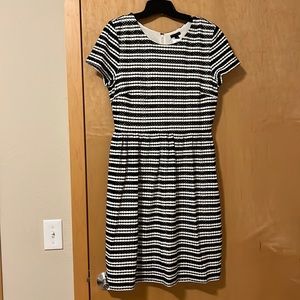 NWT Ann Taylor Black & White Eyelet Dress Size 10